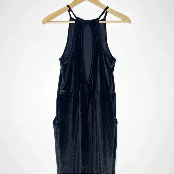 Urban Outfitters Black High Neck Sleeveless Naomi Velvet Jumpsuit Size Medium - Picture 7 of 7